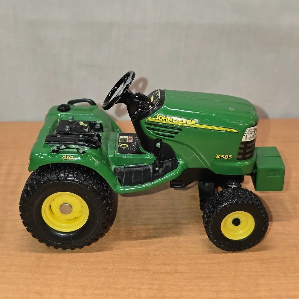 1:16 John Deere X585 Lawn Mower Garden Tractor metal Green &‎ Yellow